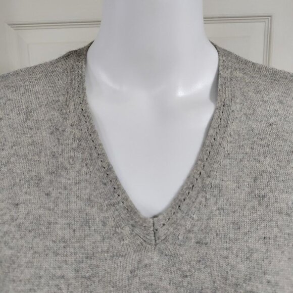 August Silk Cashmere Blend Long Sleeve V-Neck Preppy Knit Sweater Gray Medium - Picture 4 of 8